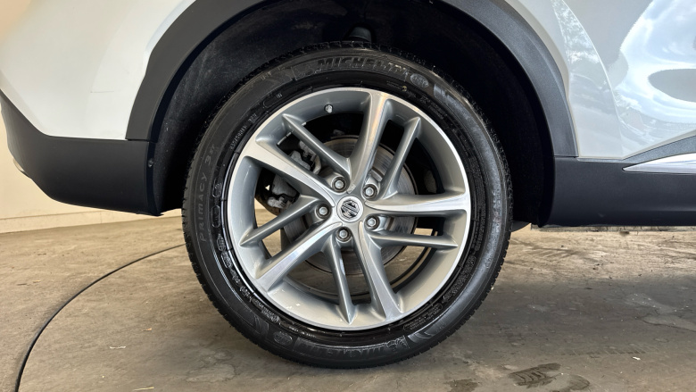 MG Hs 1.5 T-GDI Exclusive 5dr DCT Petrol Hatchback